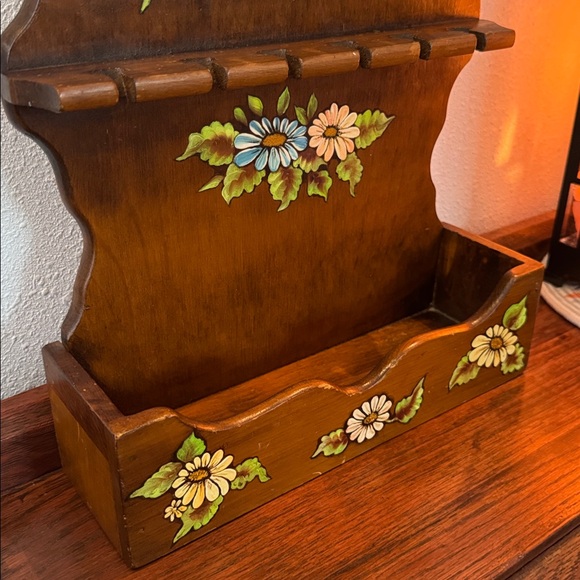 Vintage Wooden Wall Organizer with Floral Design for spoons or other small item - Picture 3 of 15